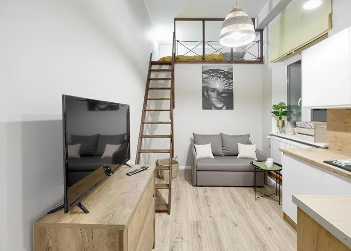 Niron Dom Z Papieru Nairobi * Pila (Pila)