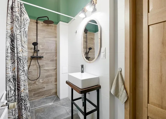 Niron Dom Z Papieru Nairobi * Pila (Pila)